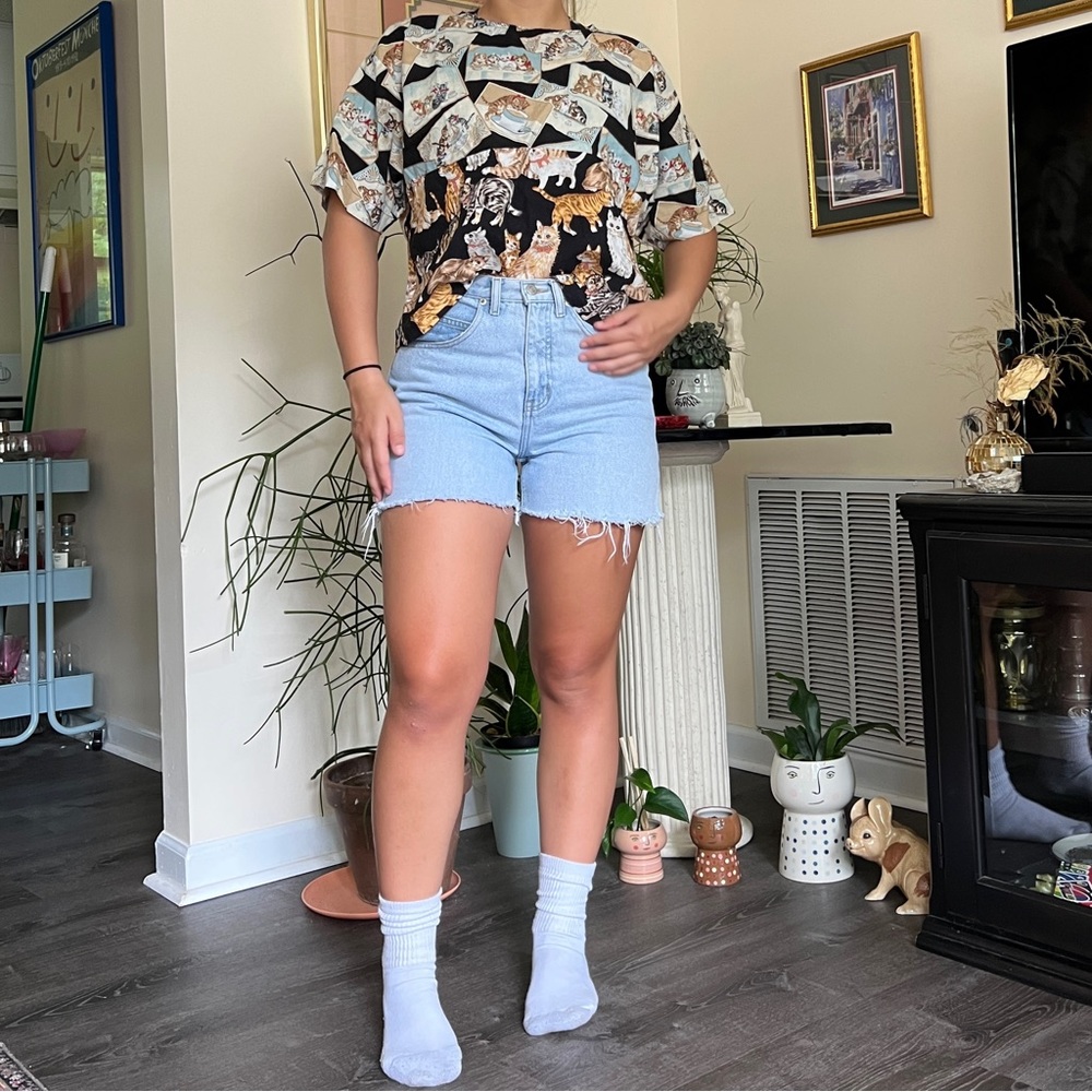 hand sewn cat shirt:) 🐈- SOLD